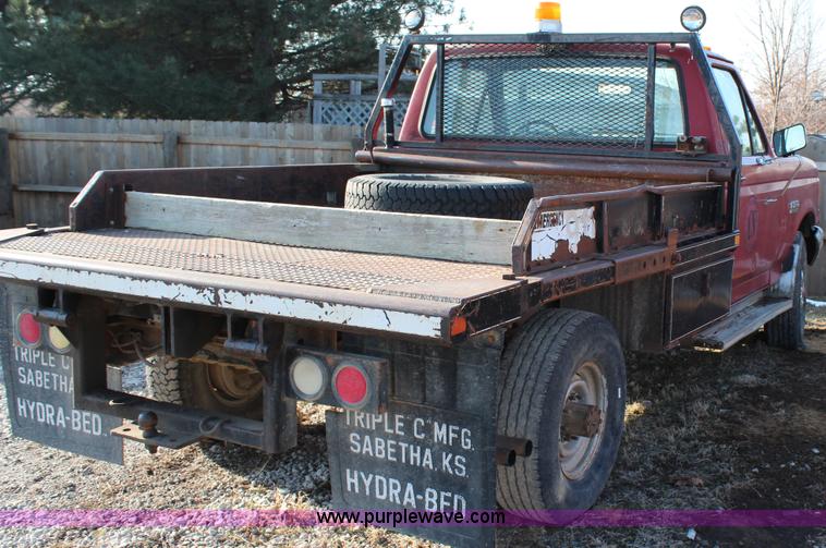 image for item G5314 1990 Ford F250 bale bed truck