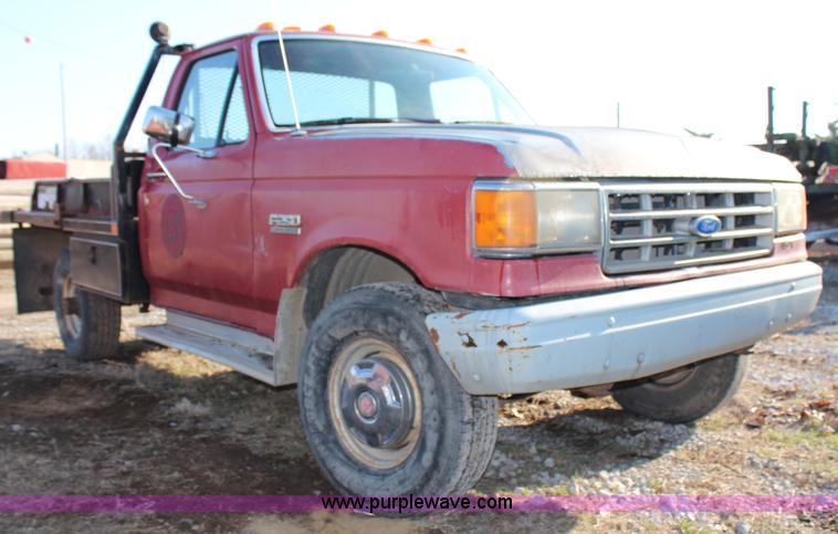 image for item G5314 1990 Ford F250 bale bed truck