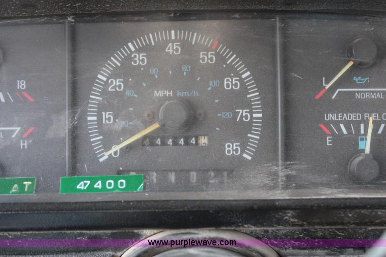 image for item G5314 1990 Ford F250 bale bed truck