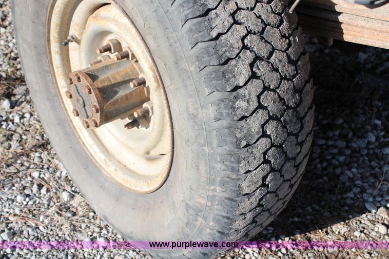 image for item G5314 1990 Ford F250 bale bed truck