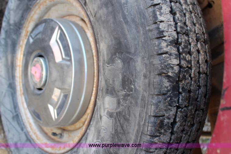 image for item G5314 1990 Ford F250 bale bed truck