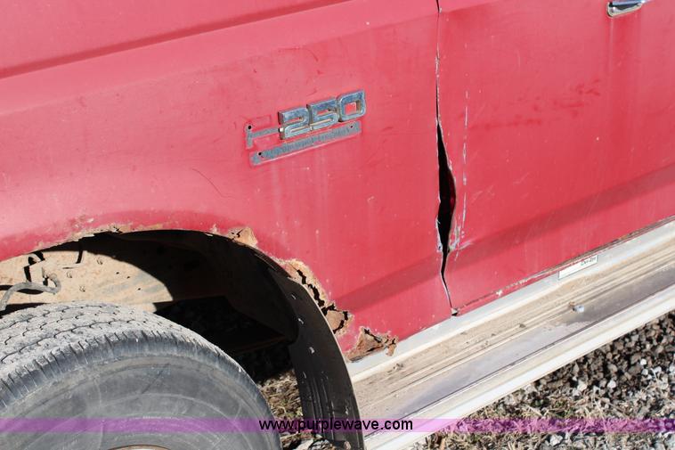 image for item G5314 1990 Ford F250 bale bed truck