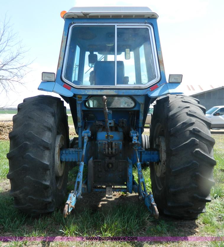 image for item G7830 1977 Ford 9700 tractor