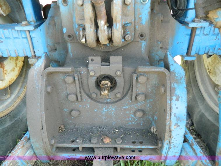 image for item G7830 1977 Ford 9700 tractor