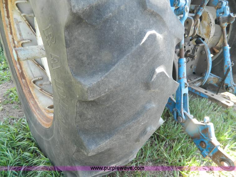 image for item G7830 1977 Ford 9700 tractor