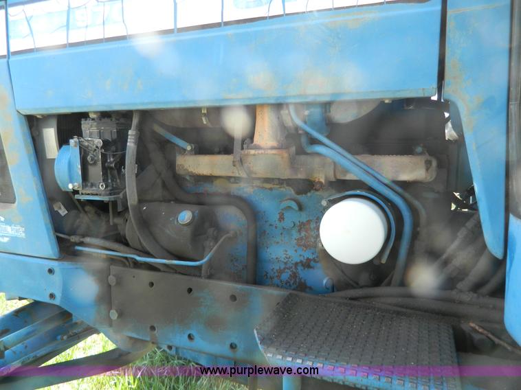 image for item G7830 1977 Ford 9700 tractor