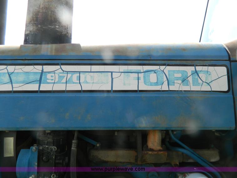 image for item G7830 1977 Ford 9700 tractor