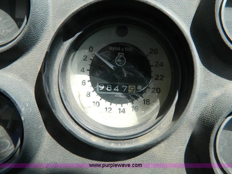 image for item G7830 1977 Ford 9700 tractor