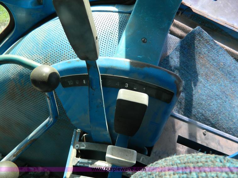 image for item G7830 1977 Ford 9700 tractor