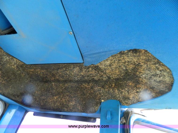 image for item G7830 1977 Ford 9700 tractor