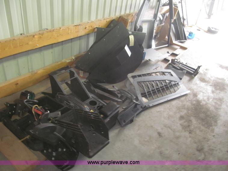 image for item K9709 Assorted 2010 Dodge Charger components