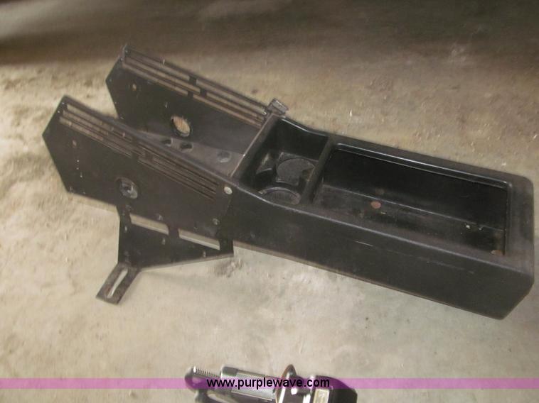 image for item K9709 Assorted 2010 Dodge Charger components