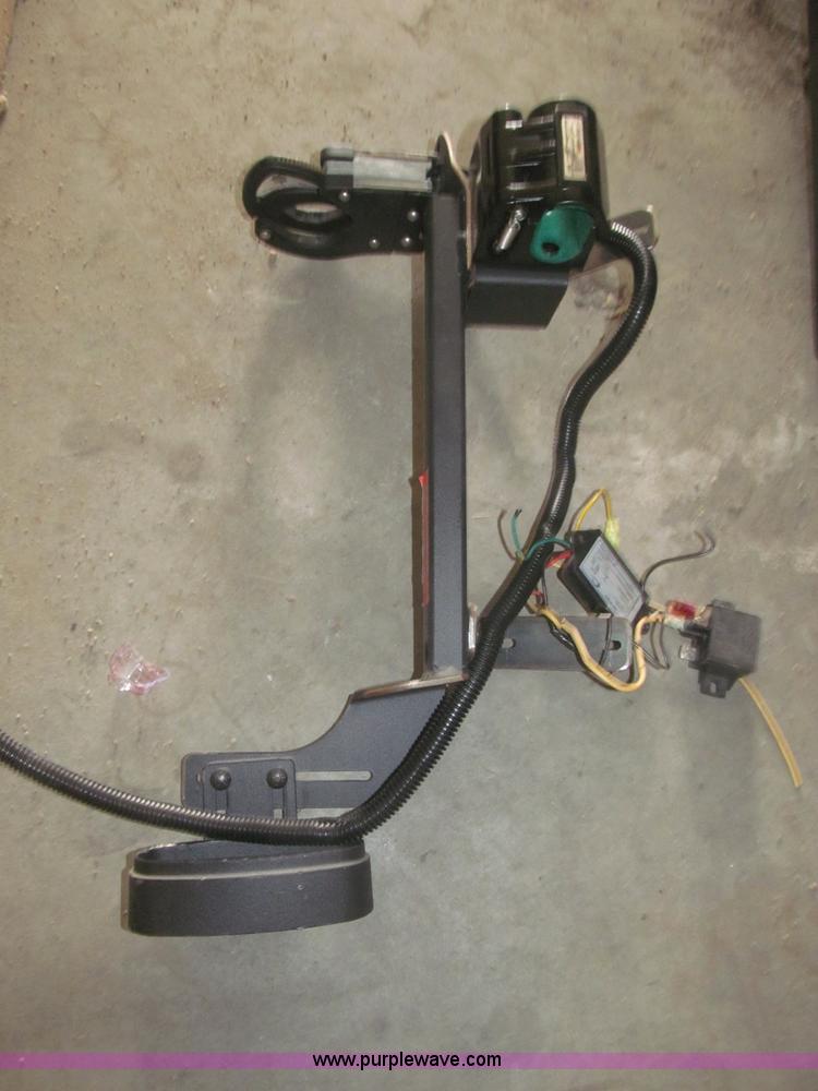 image for item K9709 Assorted 2010 Dodge Charger components