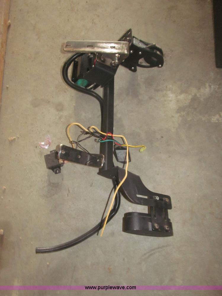 image for item K9709 Assorted 2010 Dodge Charger components