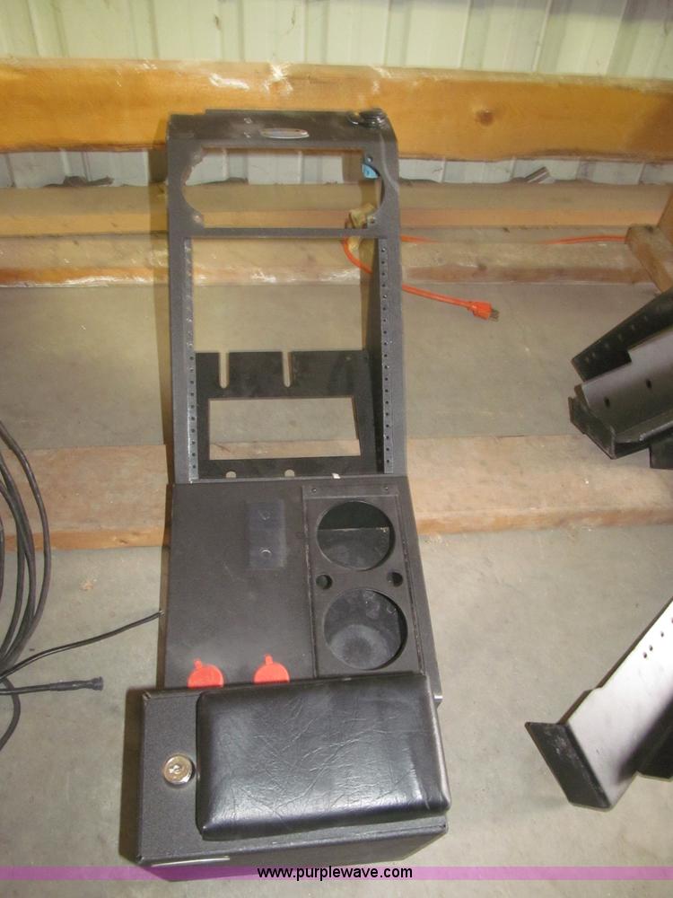 image for item K9709 Assorted 2010 Dodge Charger components