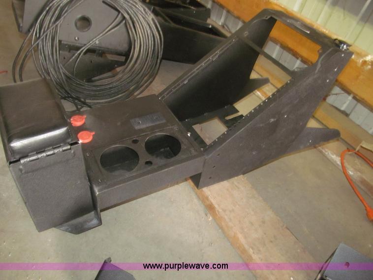 image for item K9709 Assorted 2010 Dodge Charger components