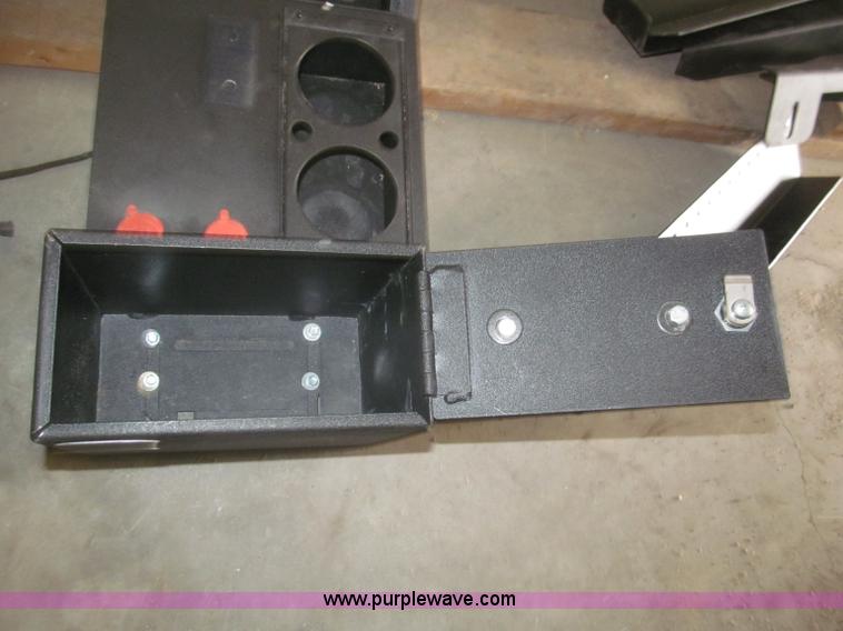 image for item K9709 Assorted 2010 Dodge Charger components