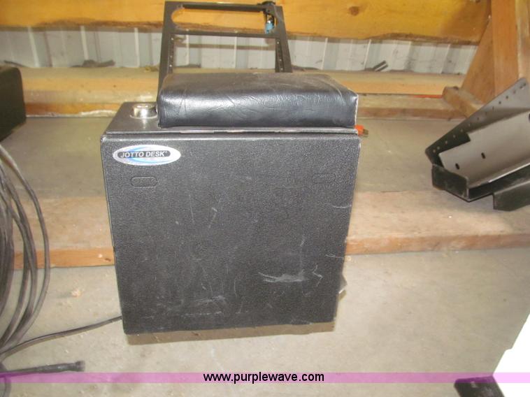 image for item K9709 Assorted 2010 Dodge Charger components