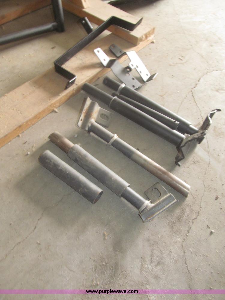 image for item K9709 Assorted 2010 Dodge Charger components