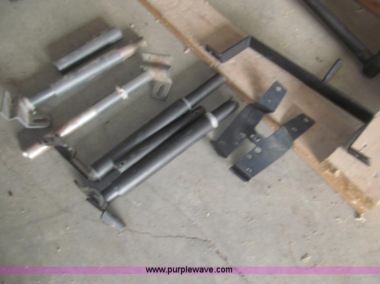 image for item K9709 Assorted 2010 Dodge Charger components