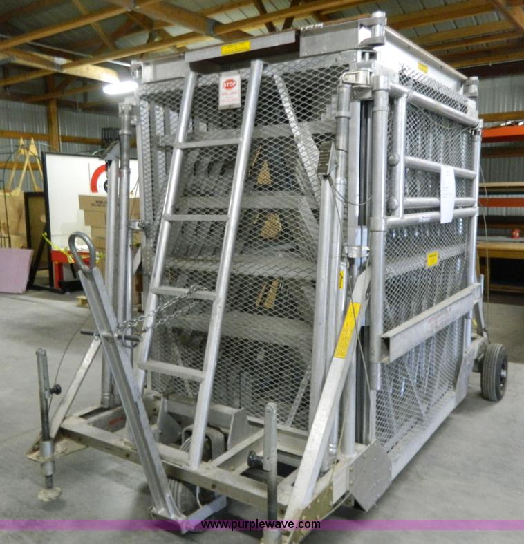 image for item W9026 Aluminum Power Scope man lift