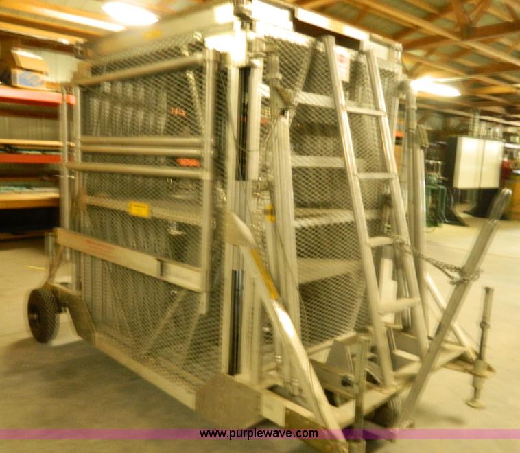 image for item W9026 Aluminum Power Scope man lift