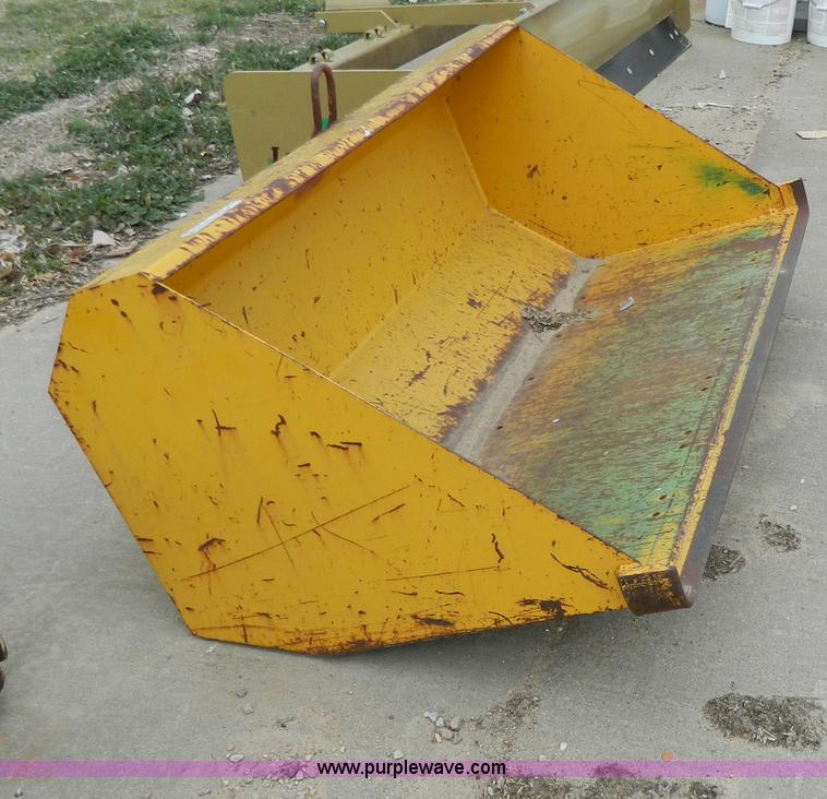 image for item W9032 61" smooth edge loader bucket