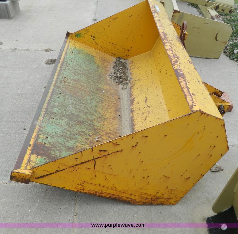 image for item W9032 61" smooth edge loader bucket