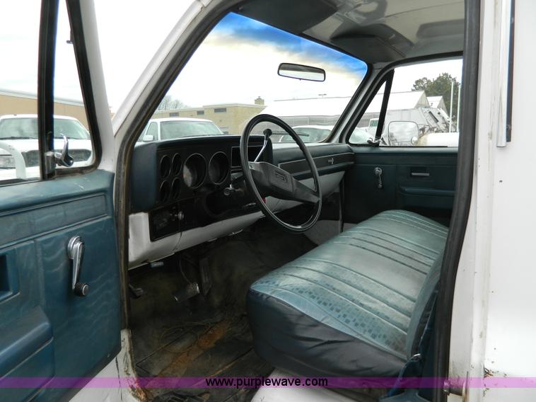 image for item W9033 1985 Chevrolet Custom Deluxe 10 pickup truck