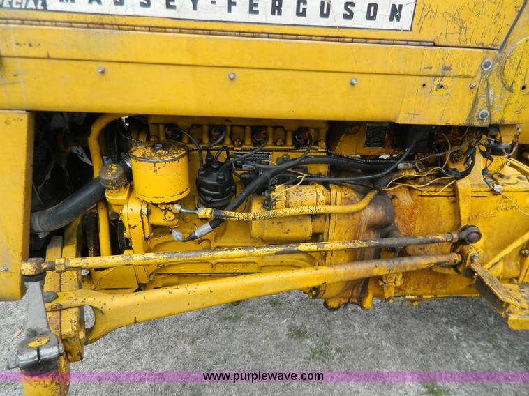 image for item W9034 Massey-Ferguson 2135 turf tractor