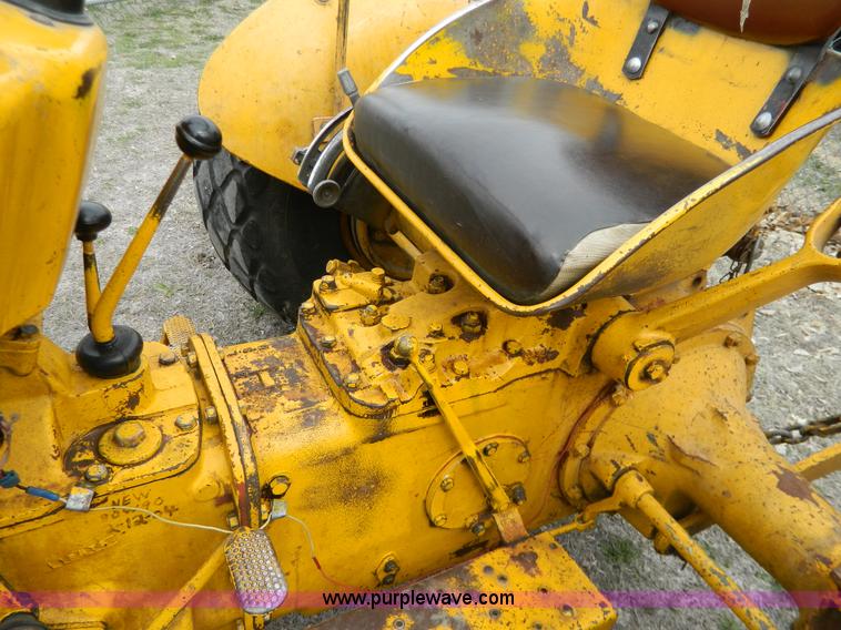 image for item W9034 Massey-Ferguson 2135 turf tractor