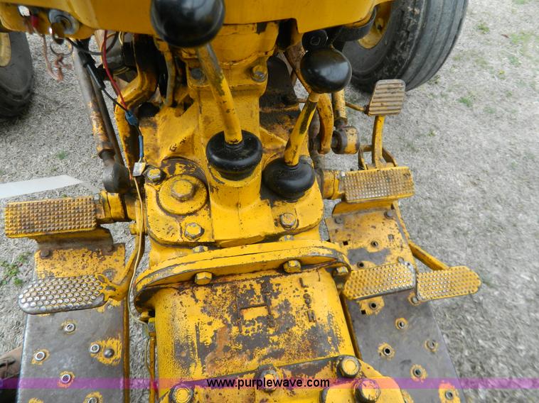 image for item W9034 Massey-Ferguson 2135 turf tractor