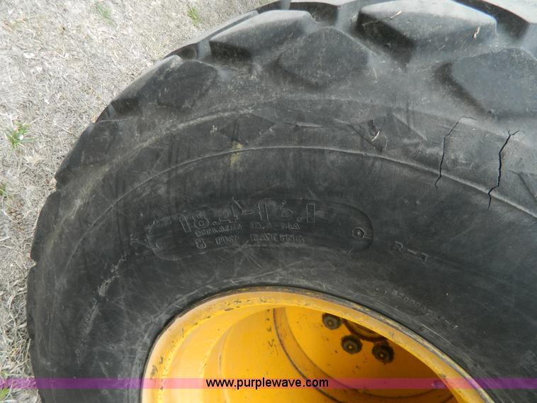 image for item W9034 Massey-Ferguson 2135 turf tractor