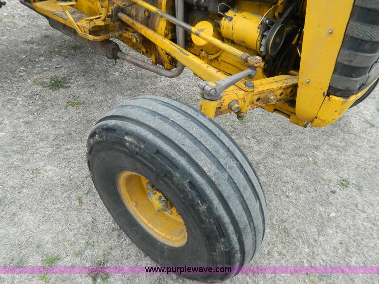 image for item W9034 Massey-Ferguson 2135 turf tractor