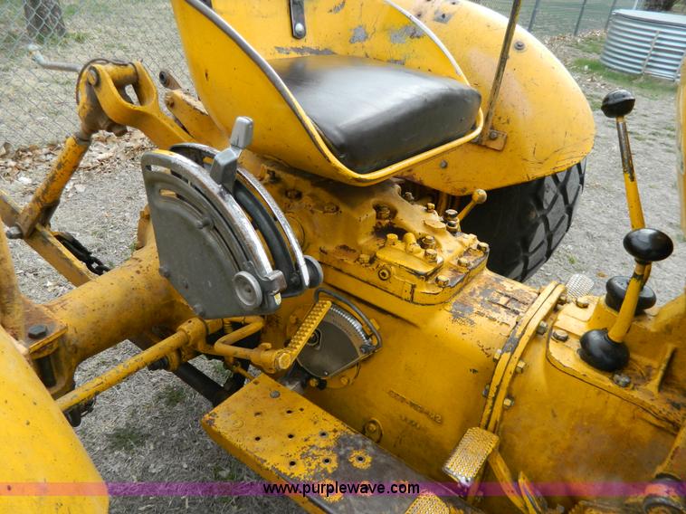 image for item W9034 Massey-Ferguson 2135 turf tractor