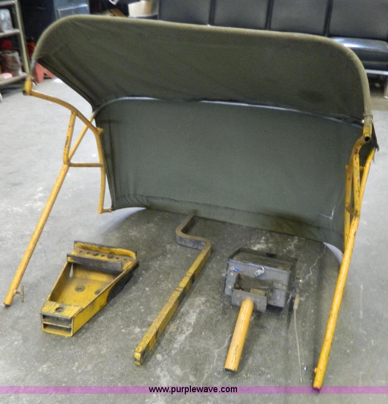 image for item W9034 Massey-Ferguson 2135 turf tractor