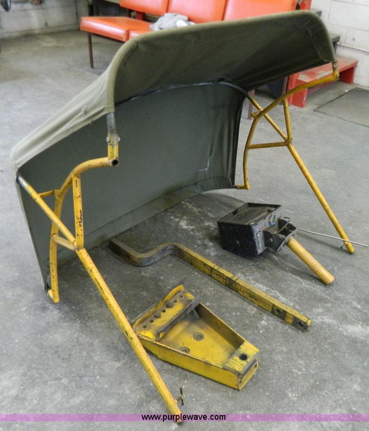 image for item W9034 Massey-Ferguson 2135 turf tractor