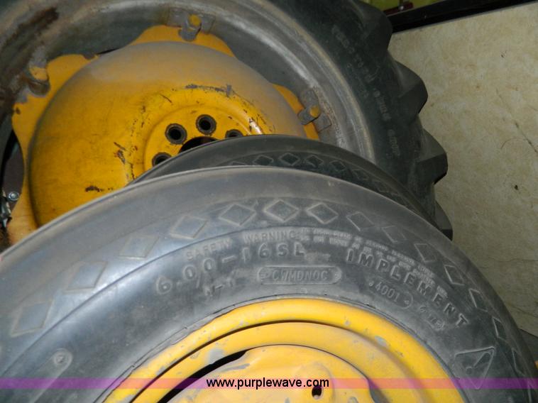 image for item W9034 Massey-Ferguson 2135 turf tractor