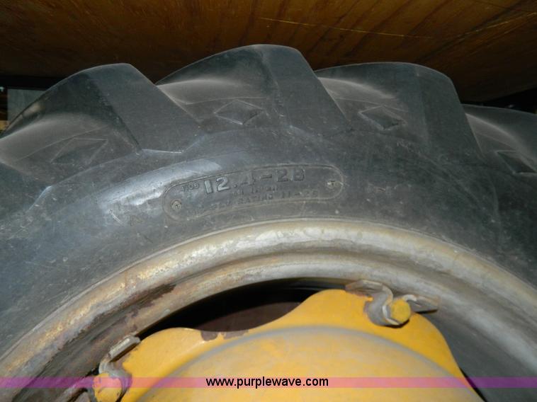 image for item W9034 Massey-Ferguson 2135 turf tractor