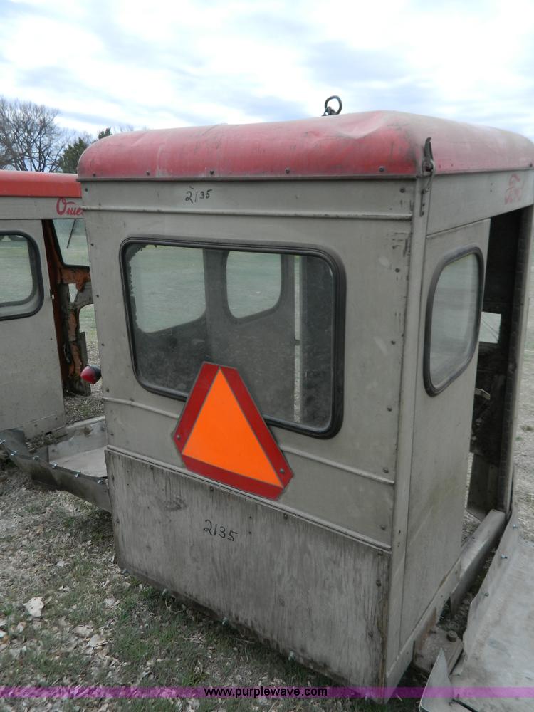 image for item W9036 Massey Ferguson 2135 tractor cab