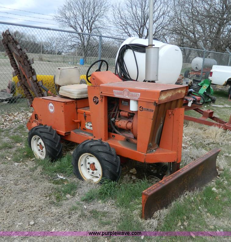 image for item W9041 Ditch Witch J20-D trencher