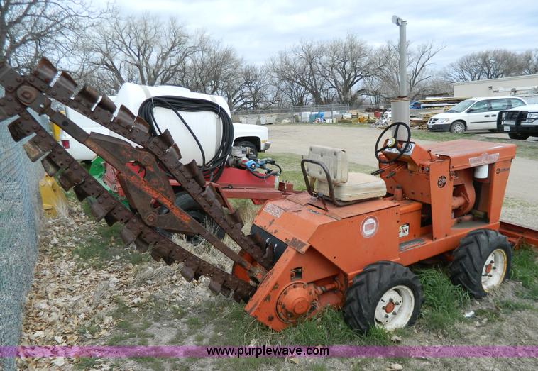 image for item W9041 Ditch Witch J20-D trencher