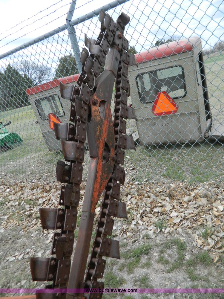 image for item W9041 Ditch Witch J20-D trencher