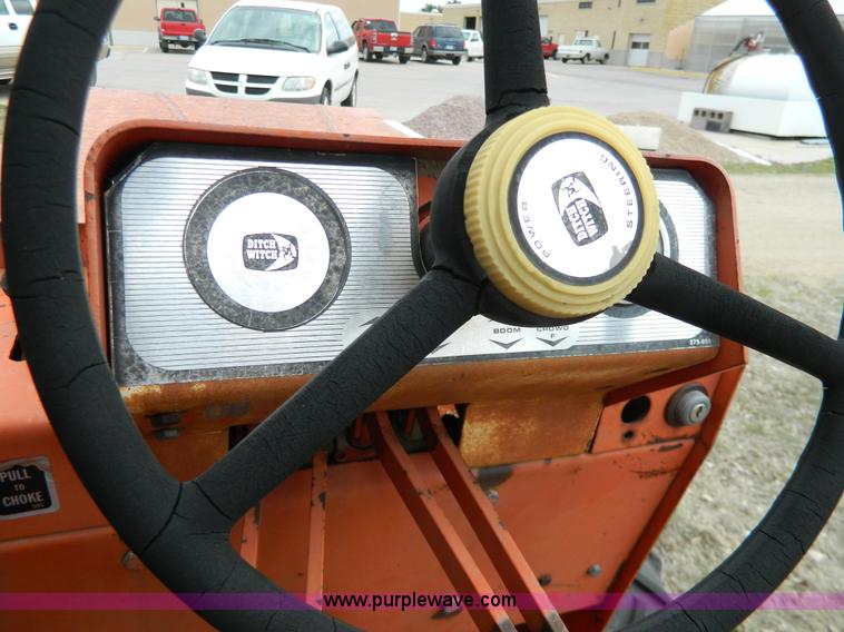 image for item W9041 Ditch Witch J20-D trencher