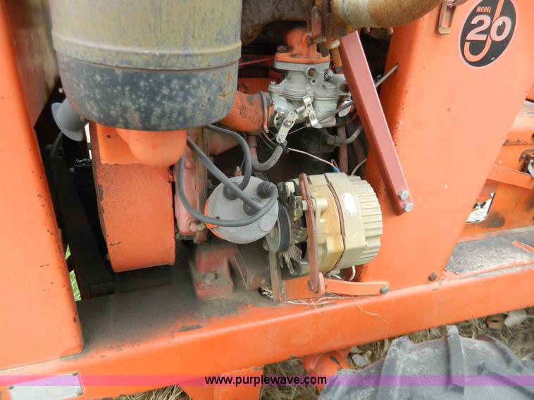 image for item W9041 Ditch Witch J20-D trencher