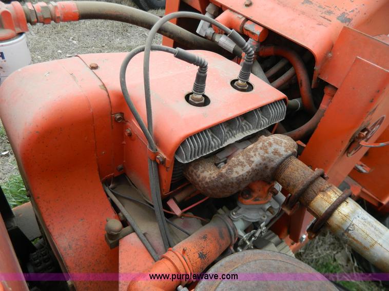 image for item W9041 Ditch Witch J20-D trencher