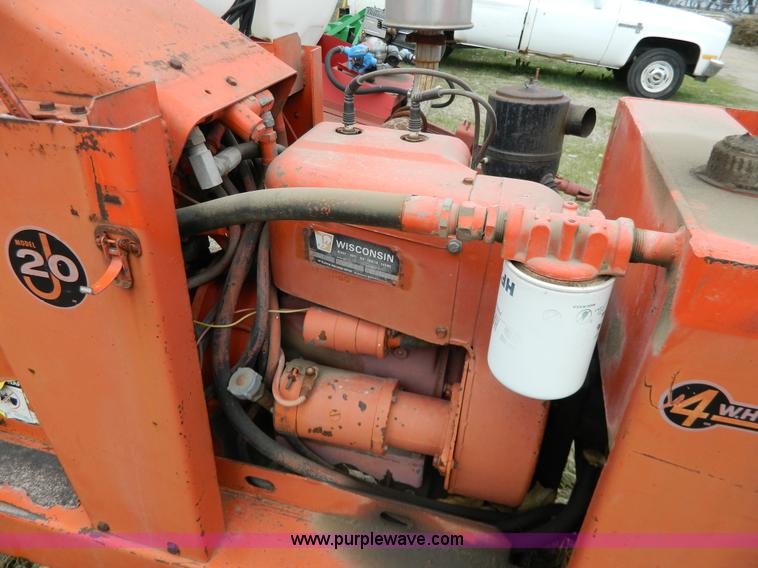 image for item W9041 Ditch Witch J20-D trencher