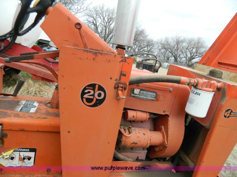 image for item W9041 Ditch Witch J20-D trencher