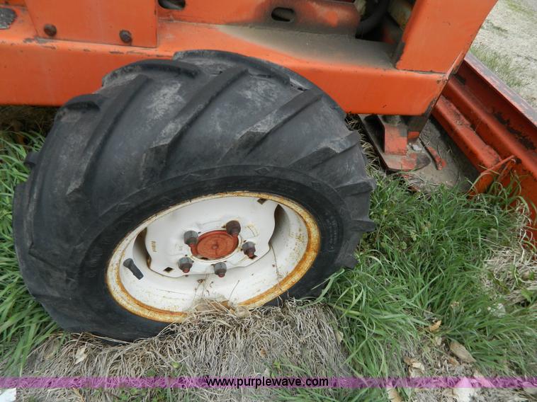 image for item W9041 Ditch Witch J20-D trencher