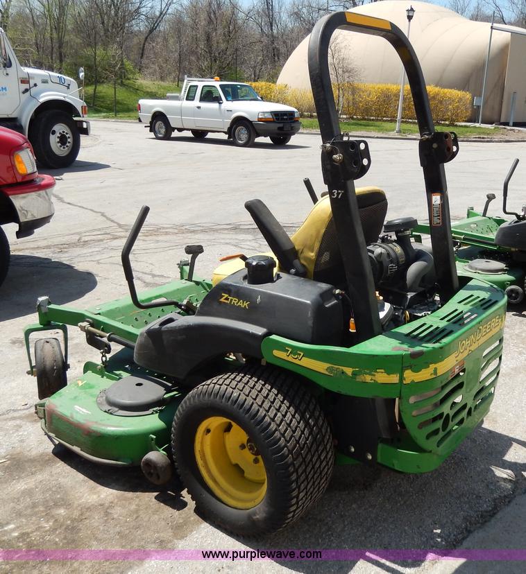 image for item W9891 John Deere 737 ZTR lawn mower